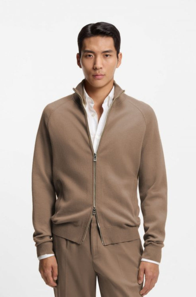 HUGO & BOSS - Nýtt - 2025-11-25T235222.362.jpg