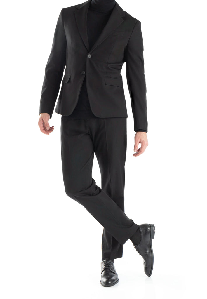 24-558-00_model_01.webp