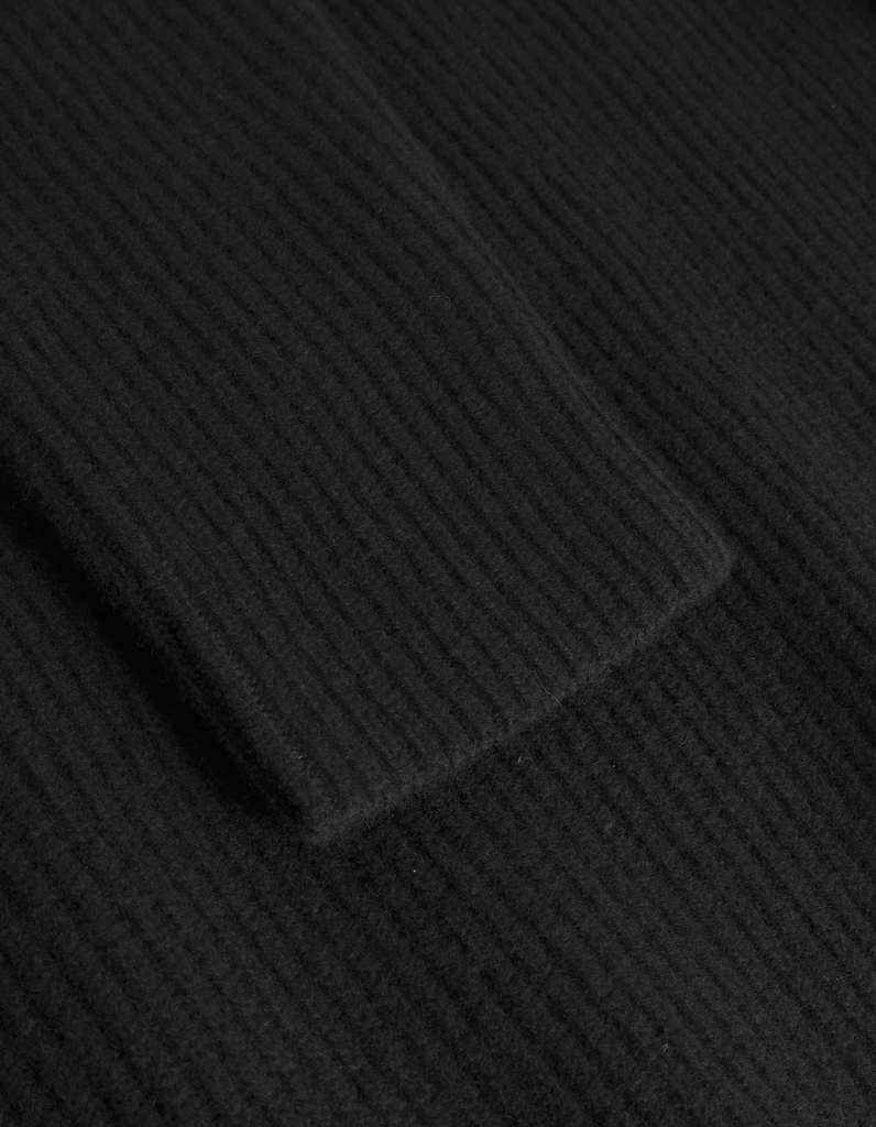 1000471_100-Black_1388.png